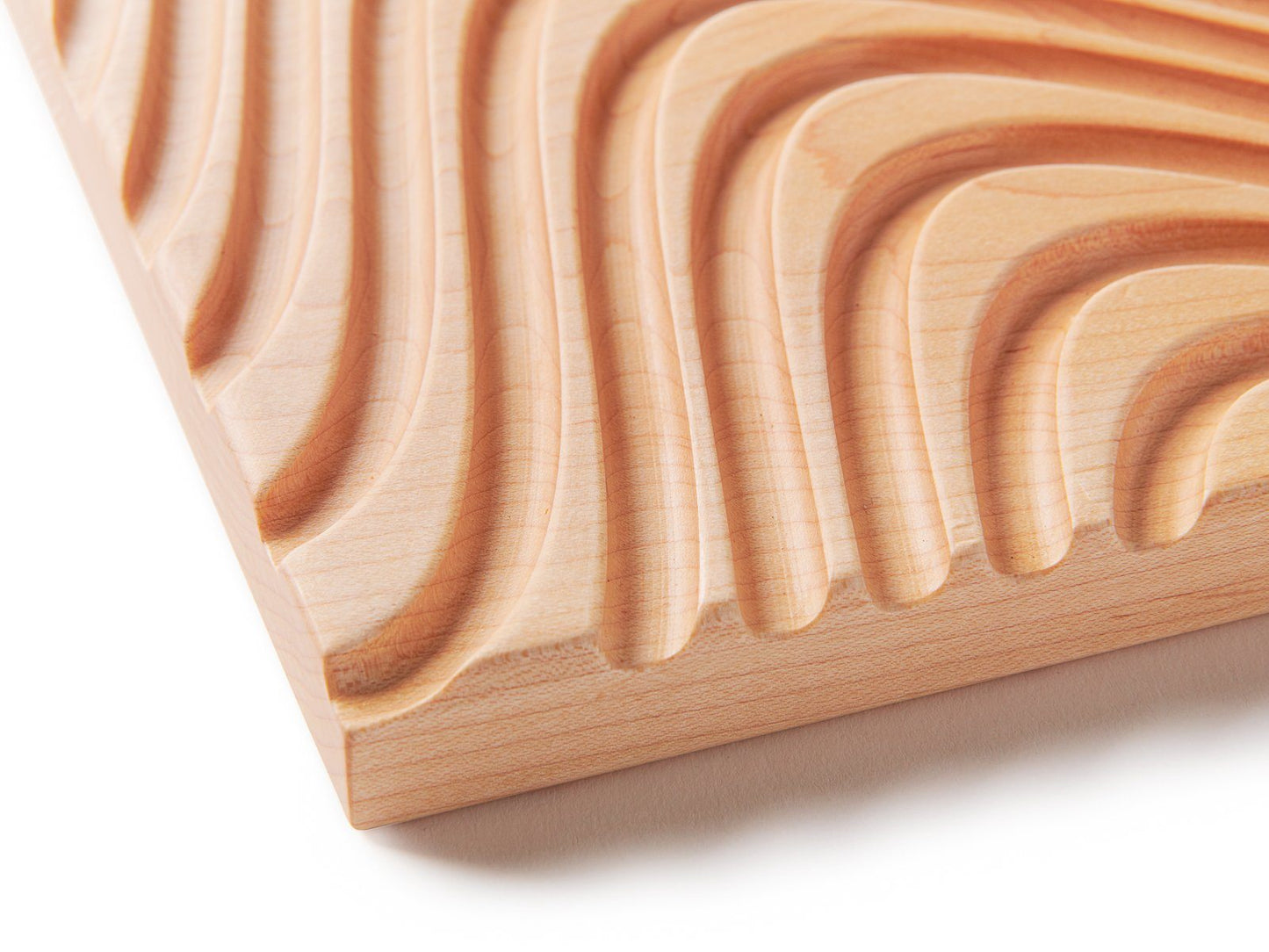 Crafted from sustainable & locally sourced Maple hardwood, these cutting boards completely support the bread, but have deep grooves to catch crumbs.