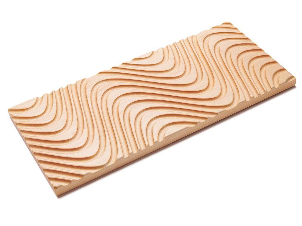 Crafted from sustainable & locally sourced Maple hardwood, these cutting boards completely support the bread, but have deep grooves to catch crumbs.